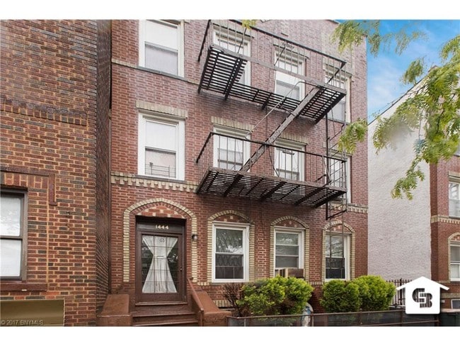 Building Photo - 1444 W 8th St