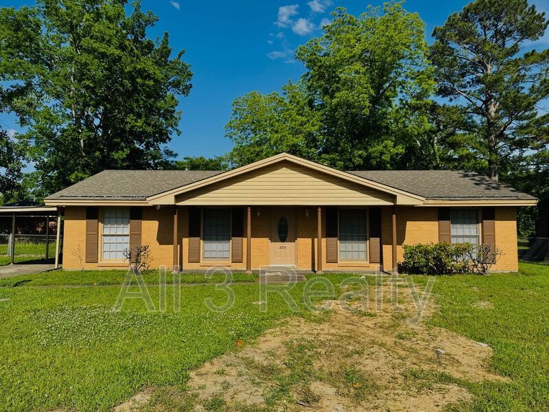 Primary Photo - 3253 Windwood Dr