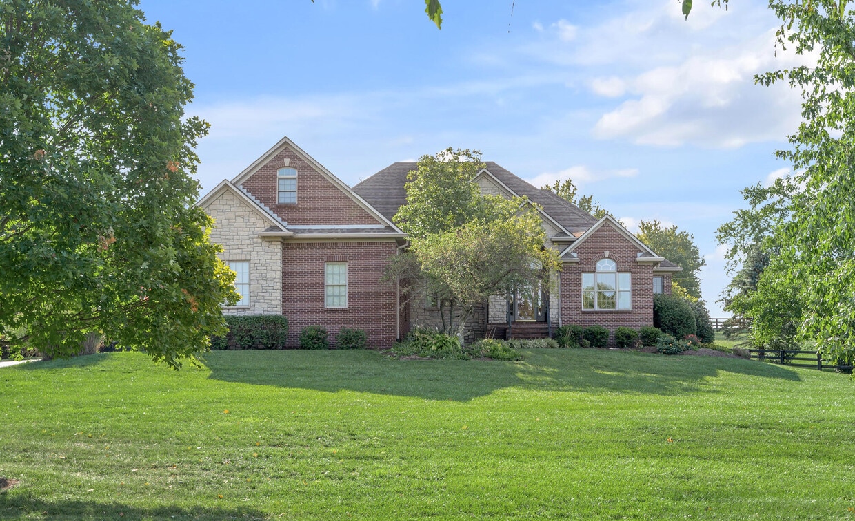 Primary Photo - 103 Parker Ln