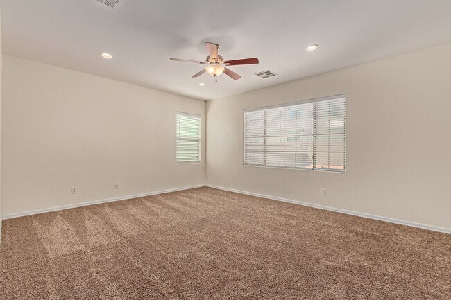 Foto del edificio - SPACIOUS 4BR/3BA in Peoria!