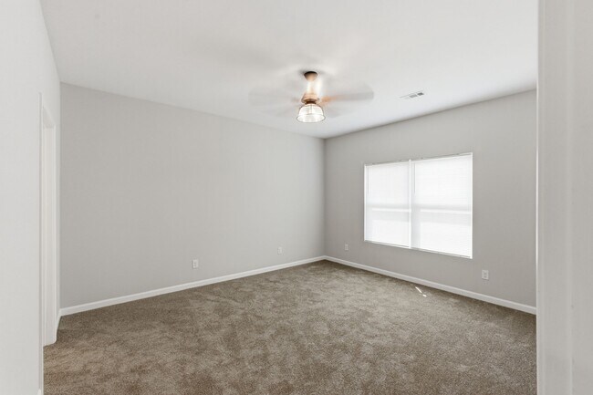 Building Photo - 102 Derbyshire Dr