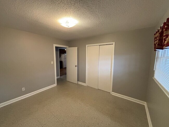 Building Photo - 4060 Legion Rd