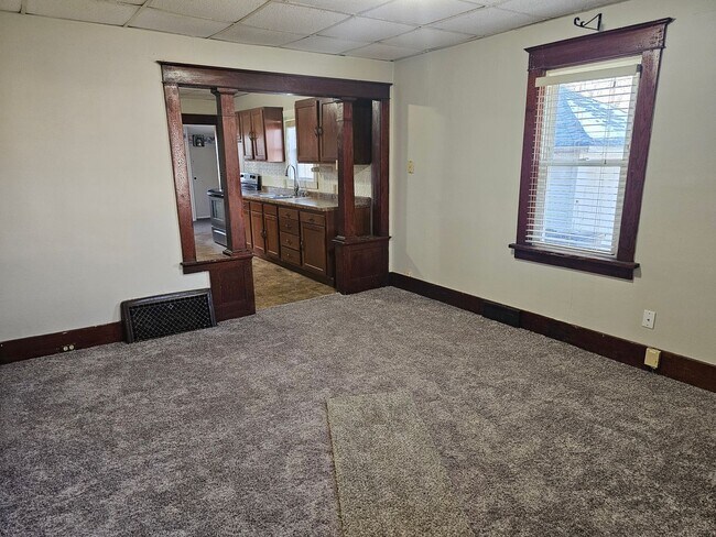 Building Photo - 160 15th Ave S