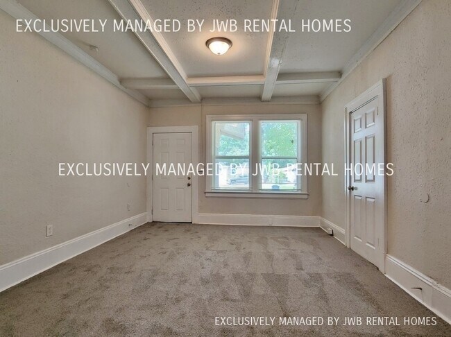 Building Photo - 5805 Droad St