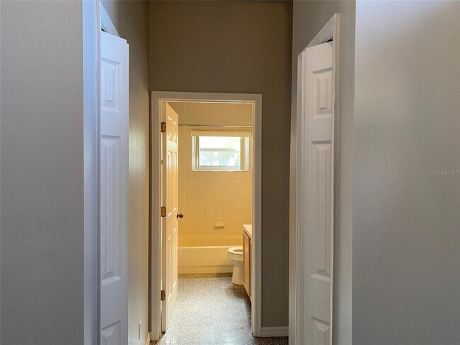 Building Photo - 805 Magnolia Creek Cir