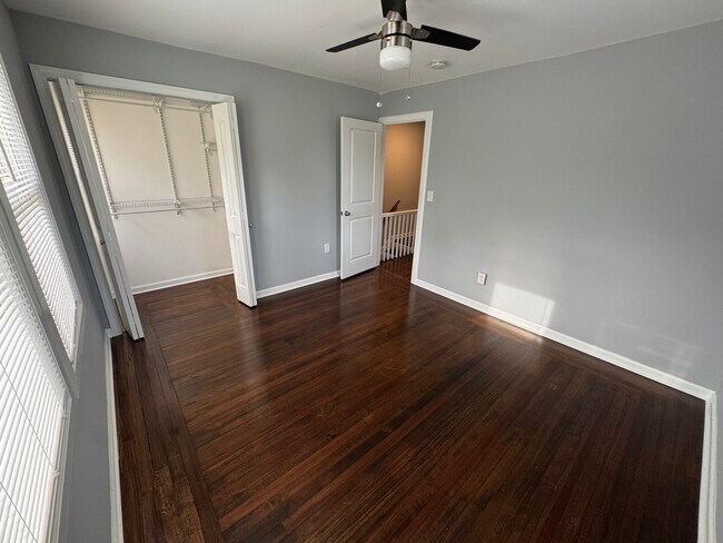 Foto del edificio - 437 Wheaton Ave