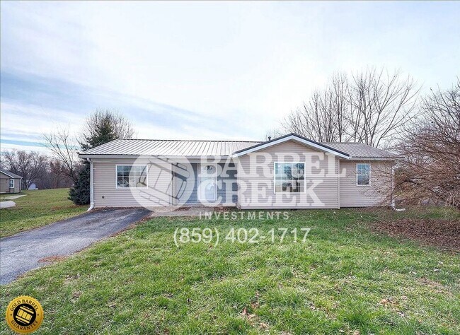 Foto del edificio - 3-Bed 1-Bath House  + Granite Countertops & Carport