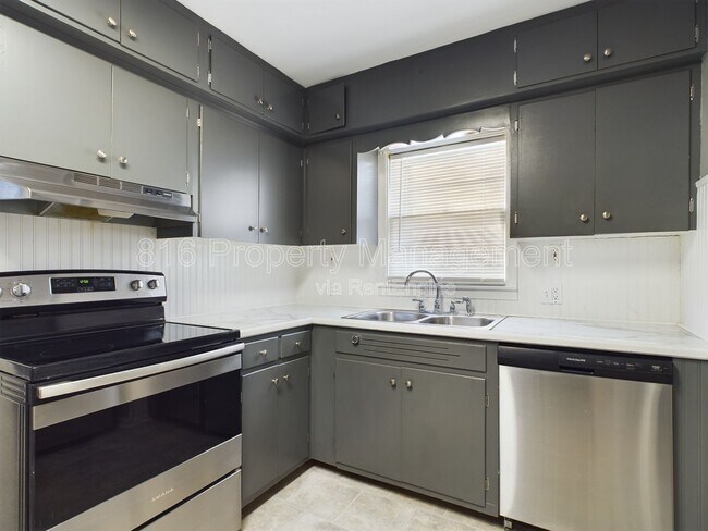 Foto del edificio - 5012 S Grand Ave