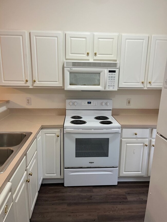 Foto del edificio - Spacious condo in excellent location