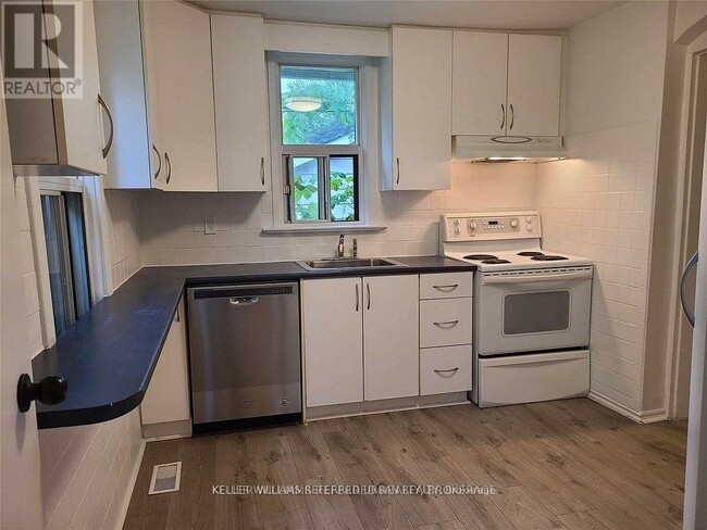 Photo du bâtiment - 109 Springdale Blvd