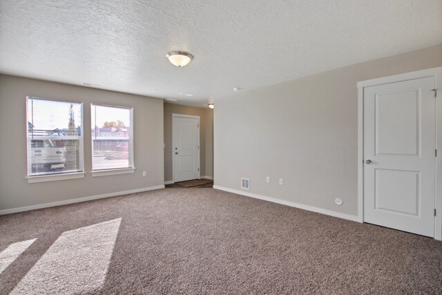 Building Photo - 1297 W Pine Ave
