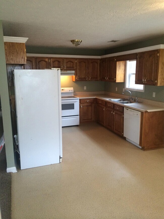 255 Hardwood Hills Dr, Centre, AL 35960 House Rental in Centre, AL