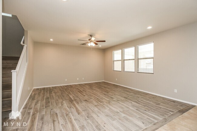 Foto del edificio - 4079 E Devon Dr
