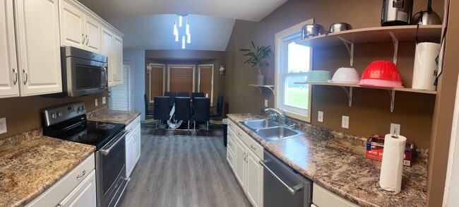 Building Photo - 906 Autumn Ridge Ln