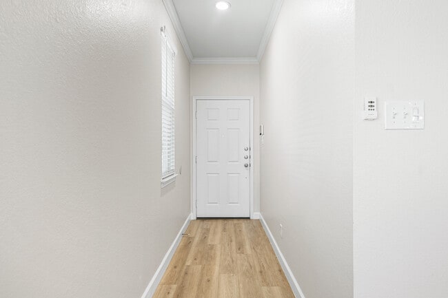 Foto del edificio - 2073 Turkey Creek