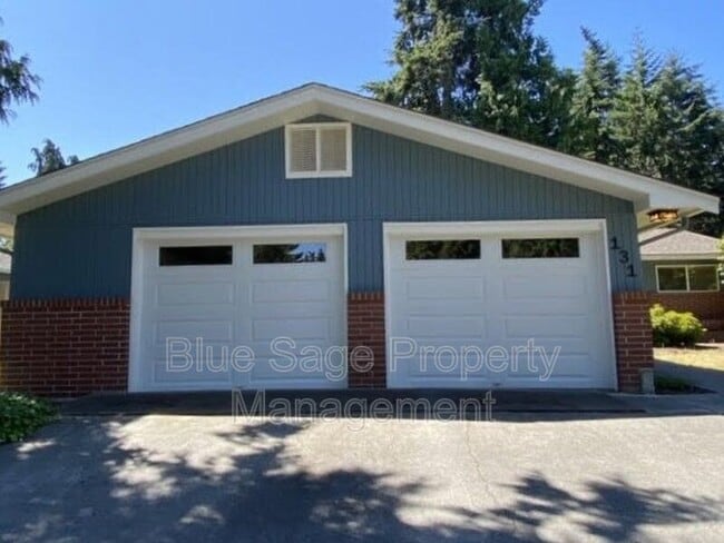 Building Photo - 131 Leslie Ln