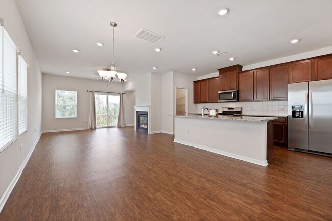 Building Photo - 4 Bed, 3.5 Ba in W.Cary - Pet Friendly!