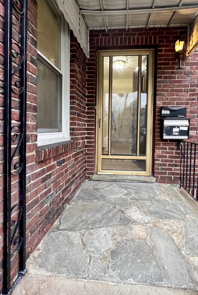 Building Photo - 716 Palisade Ave