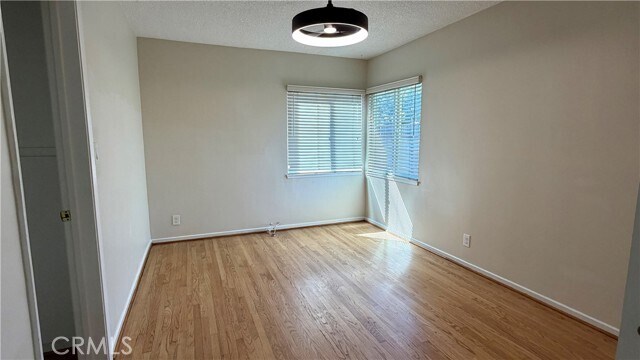 Foto del edificio - 927 Latchford Ave