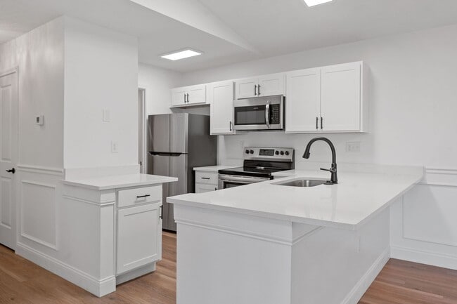 Interior Photo - https://www.estatesofcamelotcourt.com/