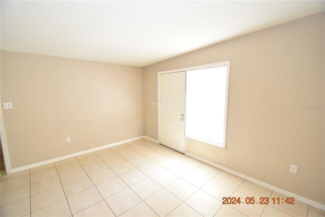 Building Photo - 9496 84th St