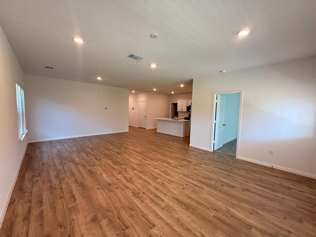 Building Photo - 1940 Lazy Acrs St