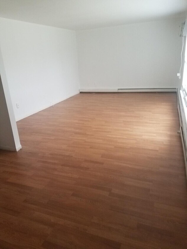 11 Gerald Dr Unit A4, Poughkeepsie, NY 12601 Condo for Rent in