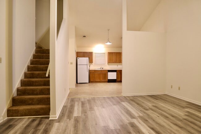 Building Photo - 1710 Ashwood Dr