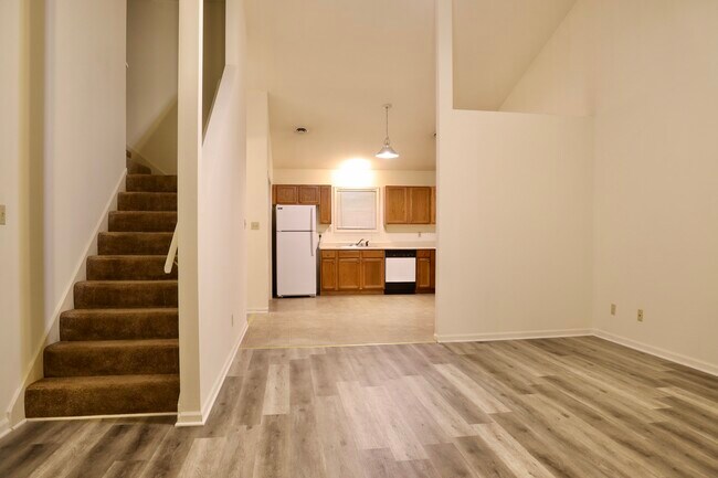 Foto del edificio - 1710 Ashwood Dr