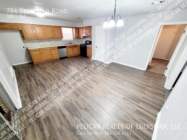 Foto del edificio - 784 Deerfield Rd