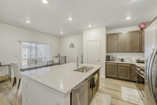 Foto del edificio - 8991 Hightower St