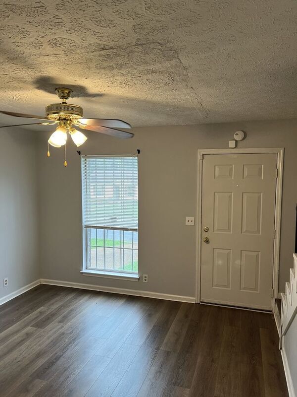 Foto del edificio - 2691 Old Matthews Rd