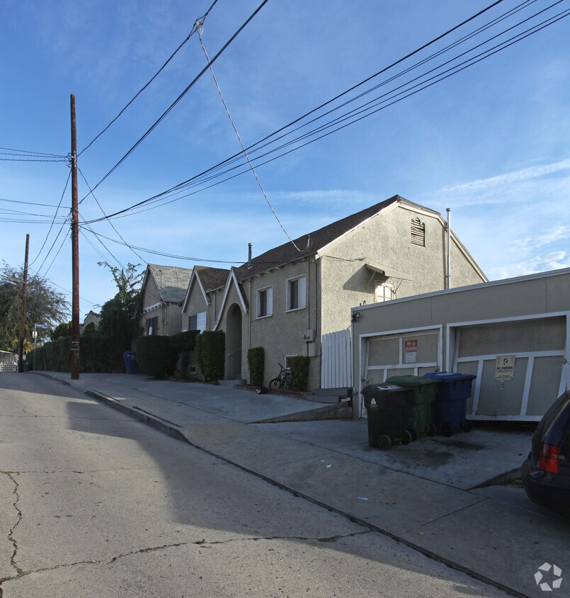 Building Photo - 620 Umbria St