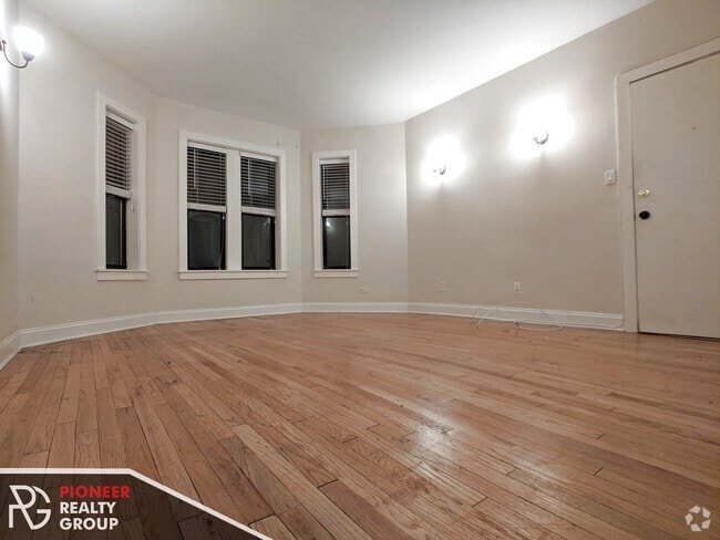 Building Photo - 4038 N Ashland Ave