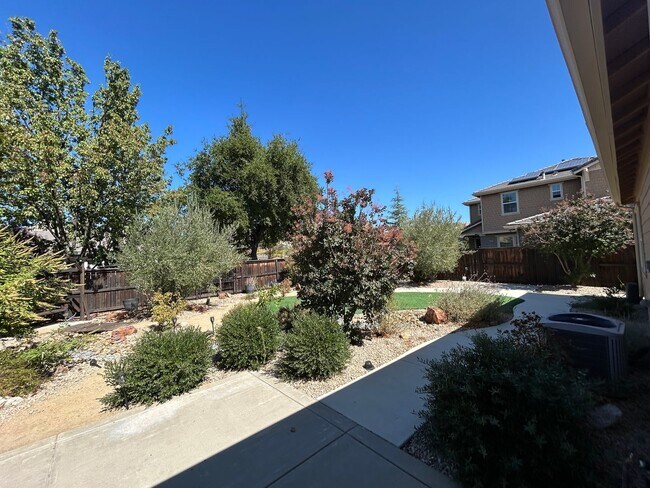 Foto del edificio - 9456 Vintner Cir