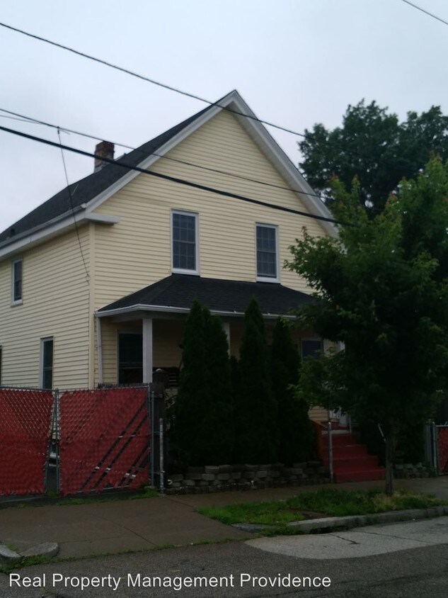 165 Byfield St, Providence, RI 02905 House for Rent in Providence, RI