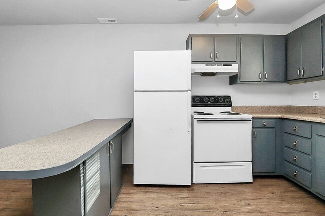 Foto del edificio - Lovely Two Bedroom Apartment Near Cotswold!