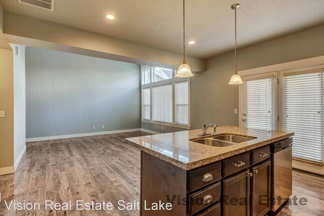Building Photo - 11652 Stafford View Dr