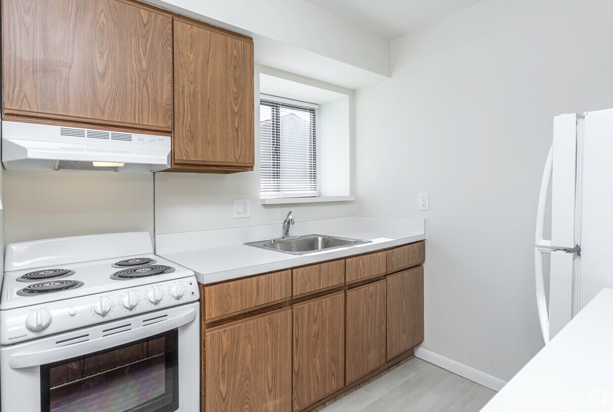 Tapiola Village Senior Apartments Apartments in Farmington Hills, MI