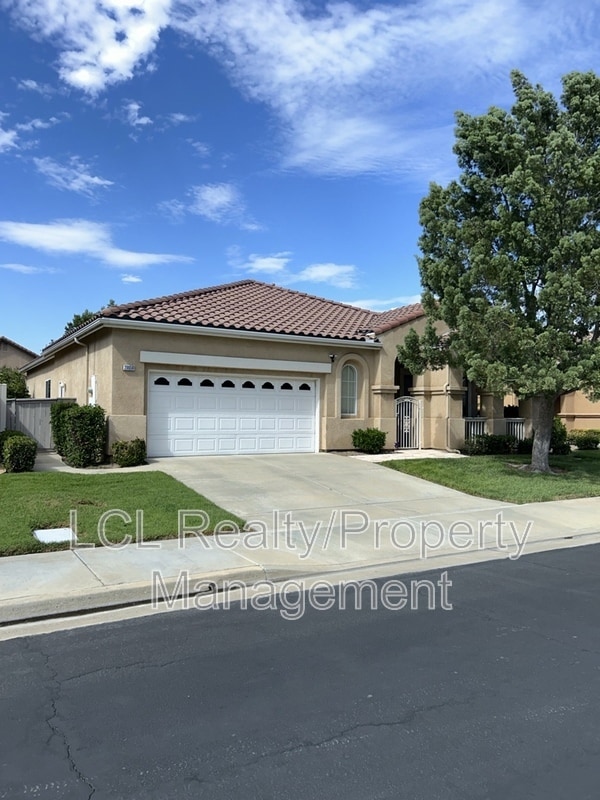 Building Photo - 28650 Shady Brook Dr