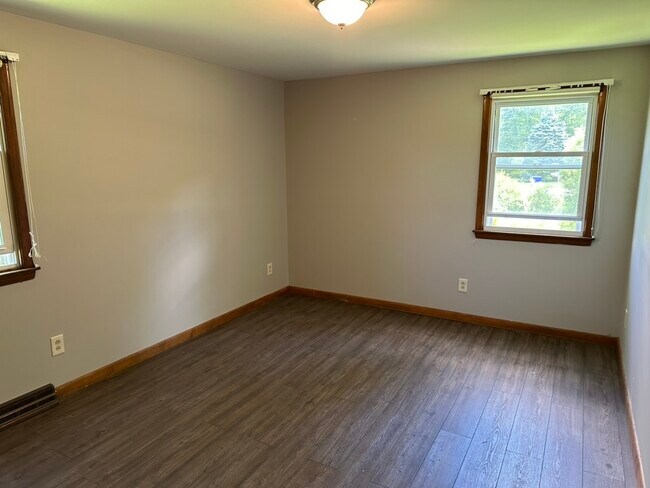 Bedroom - 4056 Park Ave