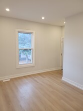 Building Photo - 262 Robert St