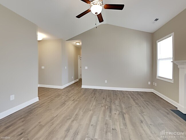 Building Photo - 135 Carissa Dr