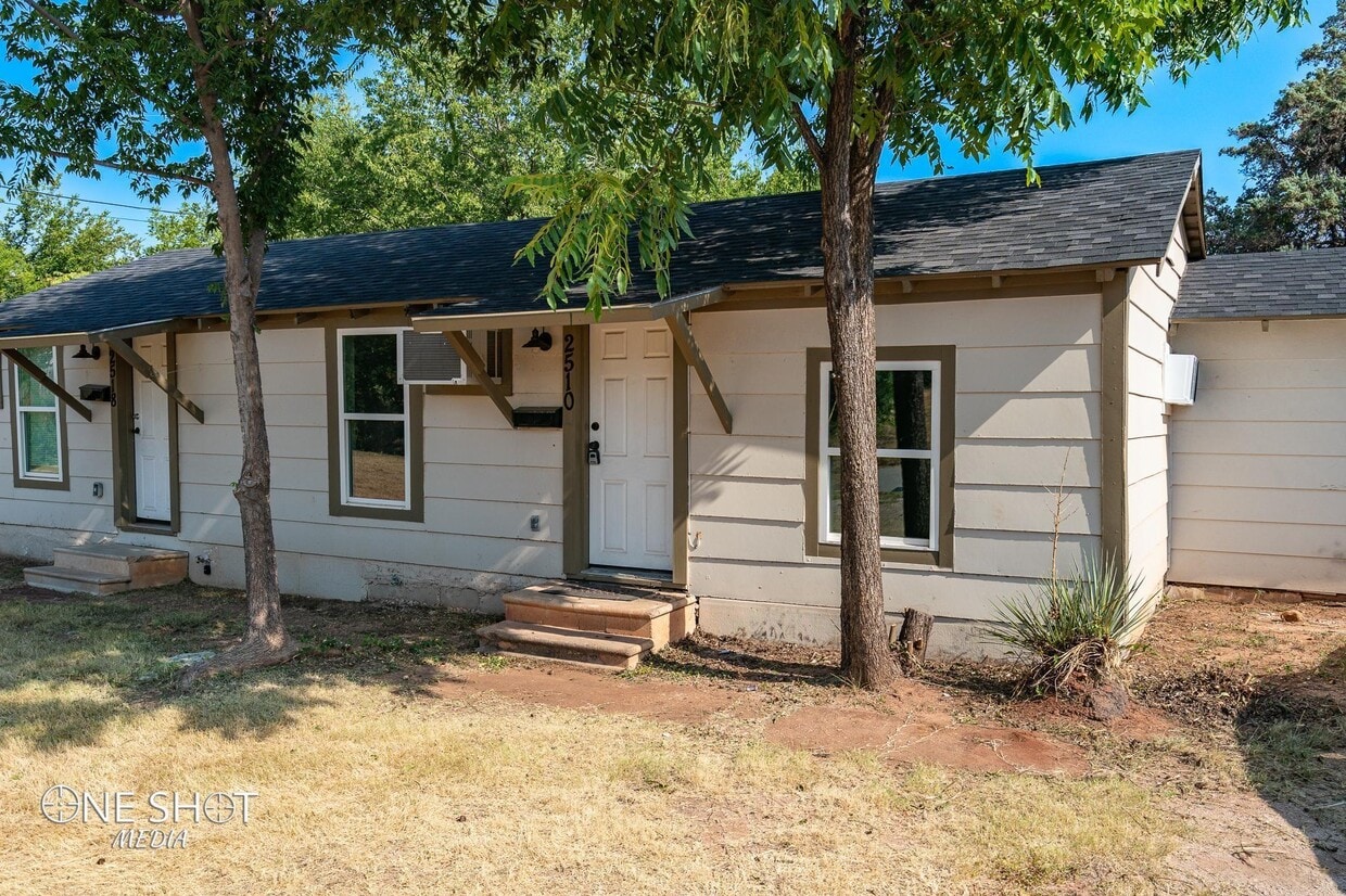 Primary Photo - 2510 S 2nd St