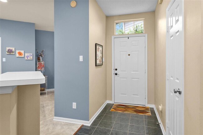 Building Photo - 2310 Plateau Ct