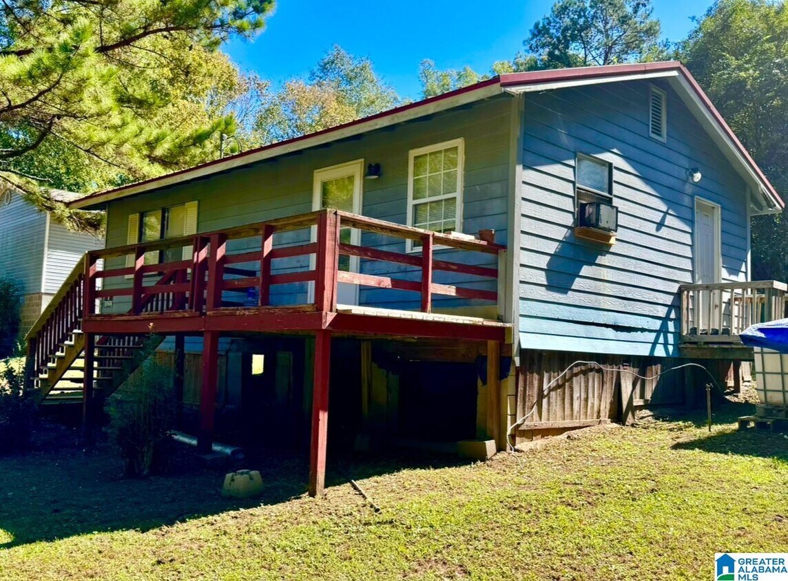 Primary Photo - 131 Lola St