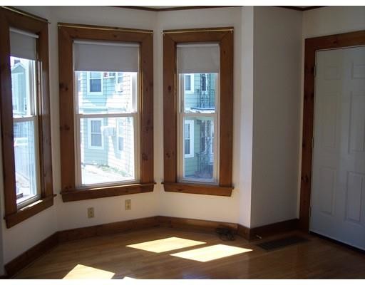 Foto del edificio - 51 Wardwell Ave