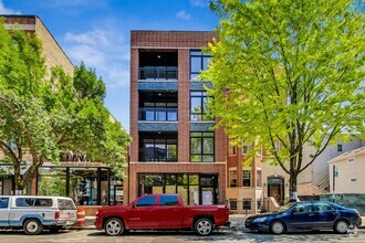 Building Photo - 3355 N Southport Ave