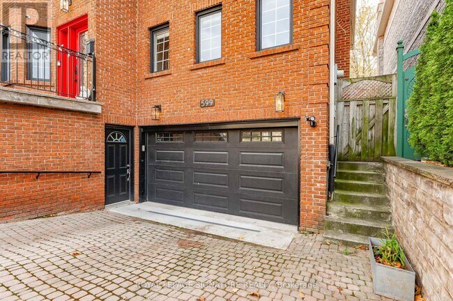 Building Photo - 599 Glencairn Ave