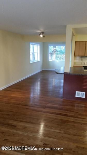 Building Photo - 16 Oak Leaf Ln